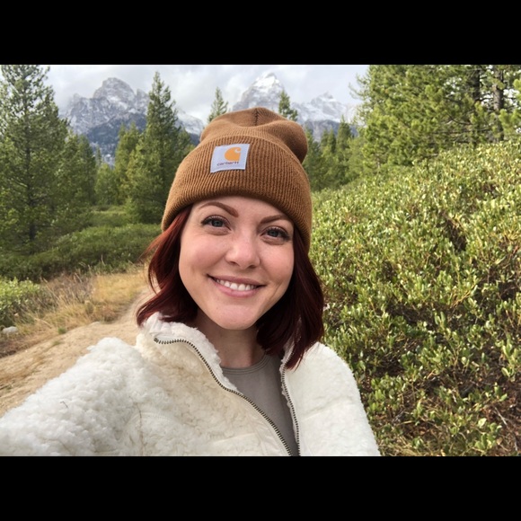 Meet your Posher, Amber - Picture 2 of 3